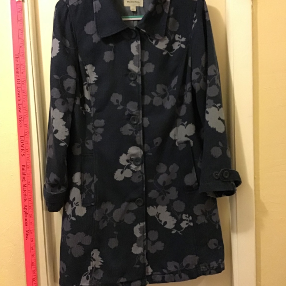 Lightweight Jacket - Picture 2 of 2